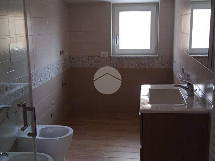 Appartamento trilocale in affitto in Via DAquino, Casertavecchia Casola, Caserta