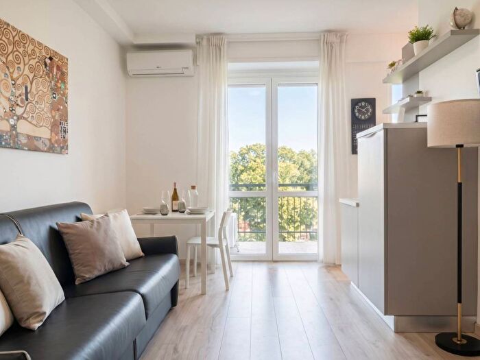 Appartamento monolocale in affitto in Via Trevi, Dergano, Milano