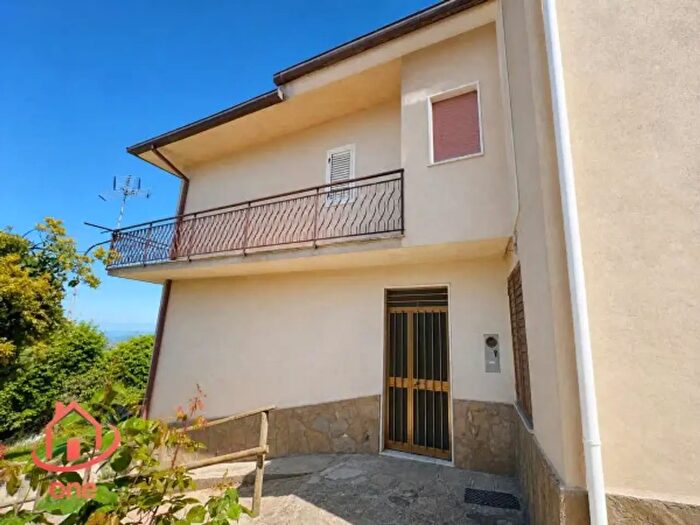 Casa con 6 locali in vendita in Via Ettore Fieramosca, Perdifumo