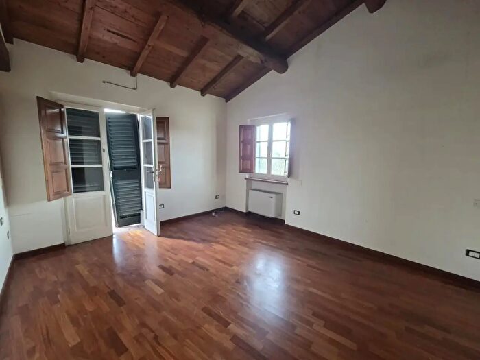 Appartamento bilocale in vendita in Pesciatina, Lucca