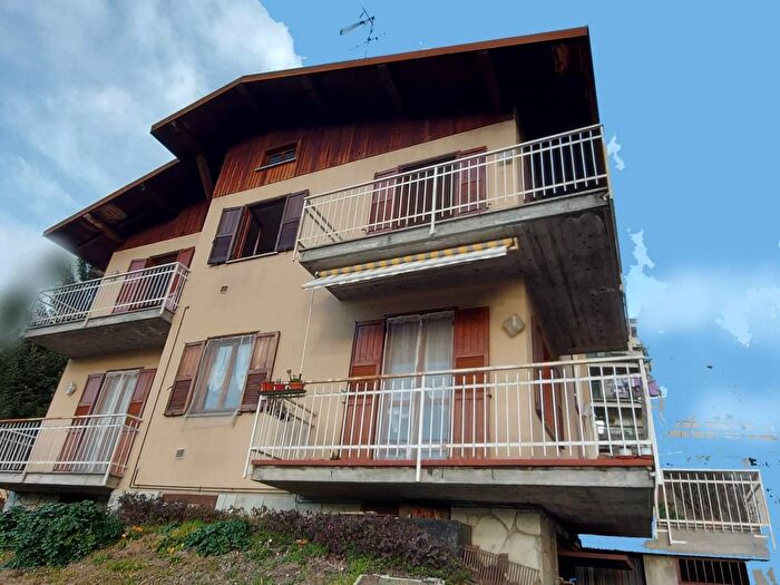 Casa quadrilocale in vendita in Via al Ca, Bellano