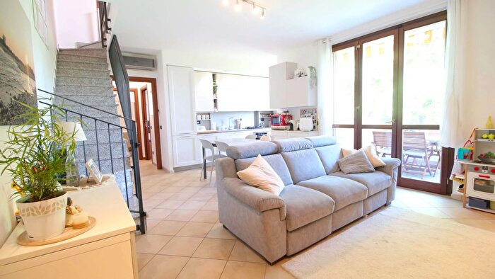 Appartamento quadrilocale in vendita in Piazza Caprara, Cassano DAdda