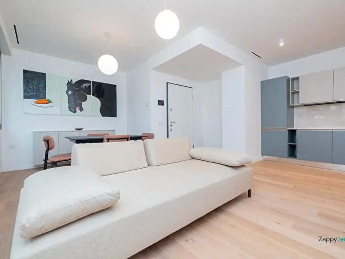 Appartamento trilocale in affitto in Corso di Porta Romana, Milano