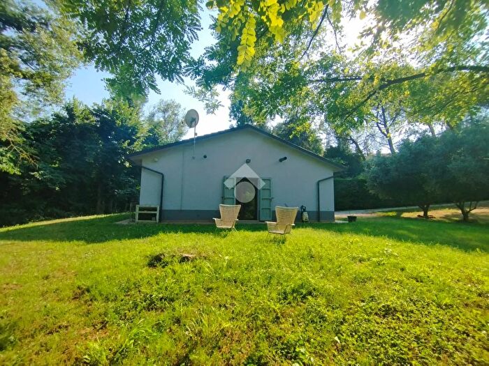 Casa trilocale in vendita in Via Fageto, Roncofreddo