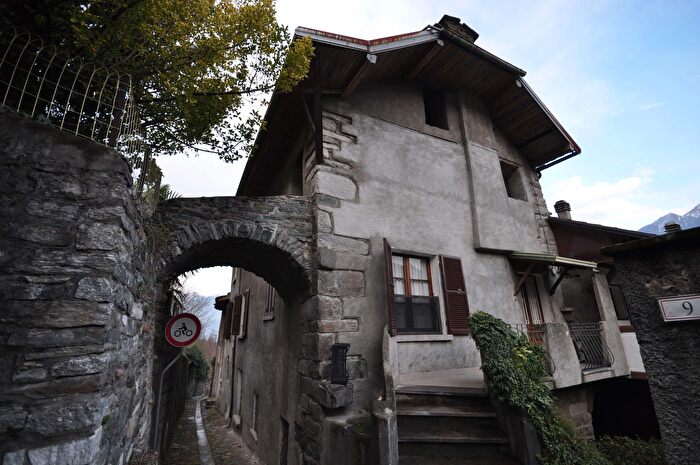 Appartamento con 6 locali in vendita in Via Casali, Villadossola