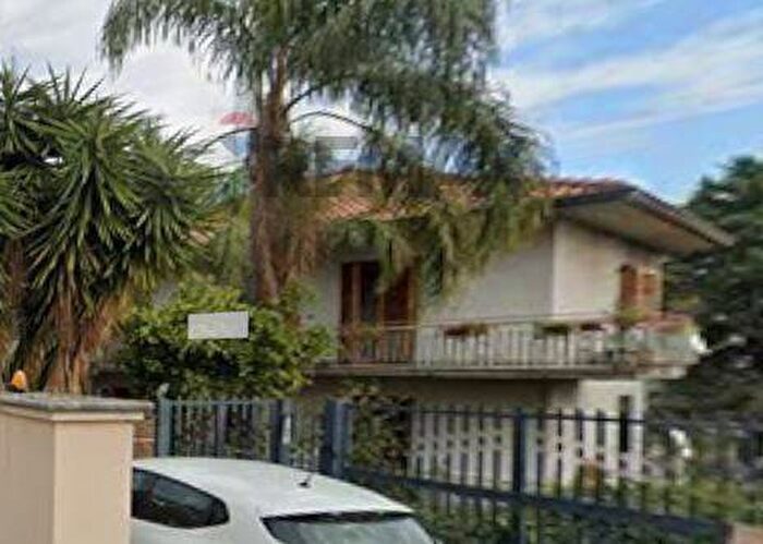 Appartamento trilocale in affitto in via Luigi Capuana, Centro, Aci SantAntonio
