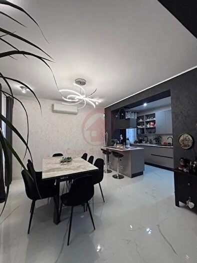 Casa quadrilocale in vendita in Via Roma, Fosso