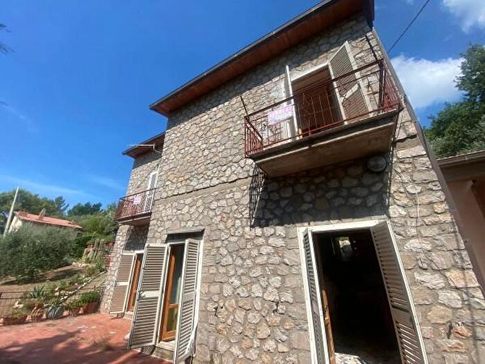 Casa con 6 locali in vendita in Manciano