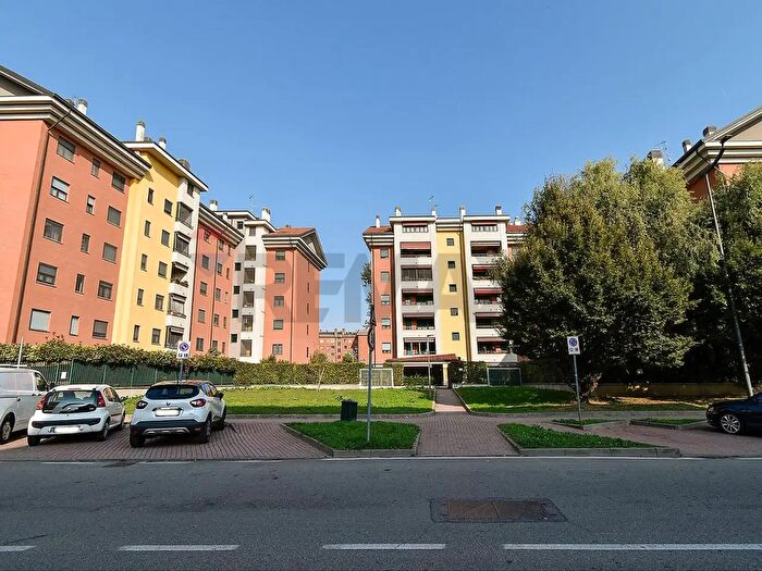 Appartamento trilocale in vendita in Via Cavour, San Giuliano Milanese