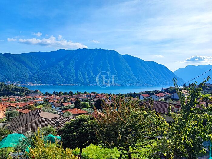 Appartamento quadrilocale in vendita in Tremezzina