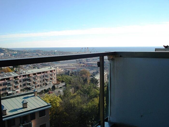 Appartamento quadrilocale in affitto in Viale Villa Gavotti, Multedo, Genova