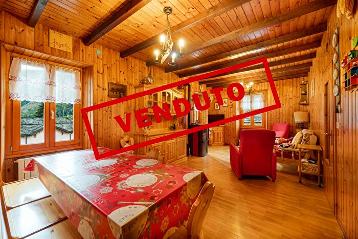 Appartamento trilocale in vendita in Via Tini, Campodolcino