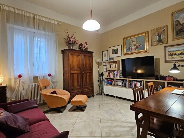 Appartamento con 6 locali in vendita in Via Frusa Snc, Firenze