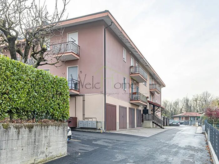 Appartamento trilocale in vendita in Via dei Faggi Rossi, Tavernerio