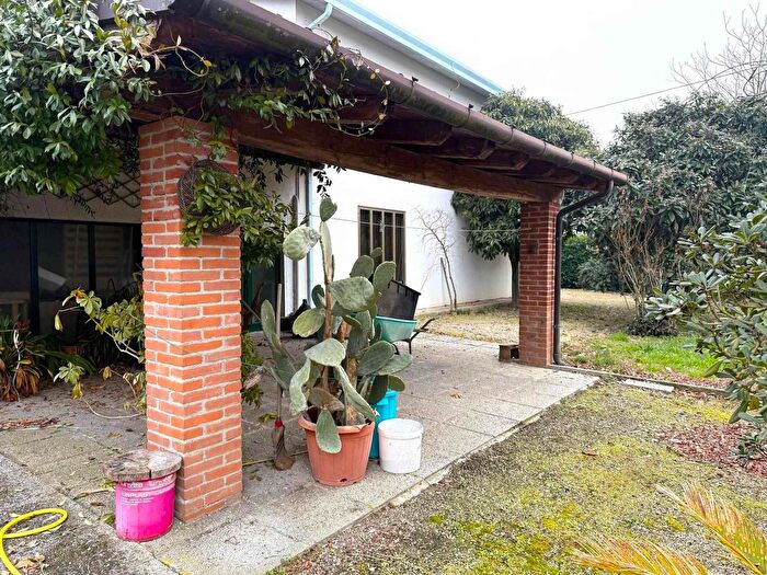 Casa con 6 locali in vendita in Martellago