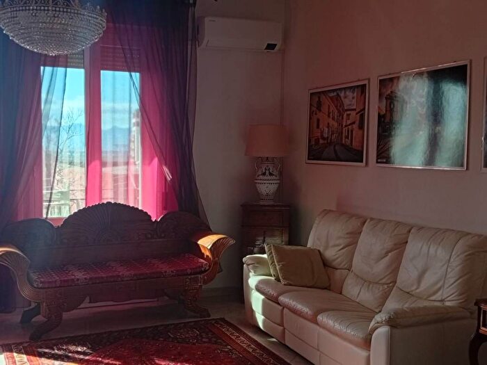 Appartamento trilocale in affitto in Via Falzarego, Tuvixeddu, Cagliari