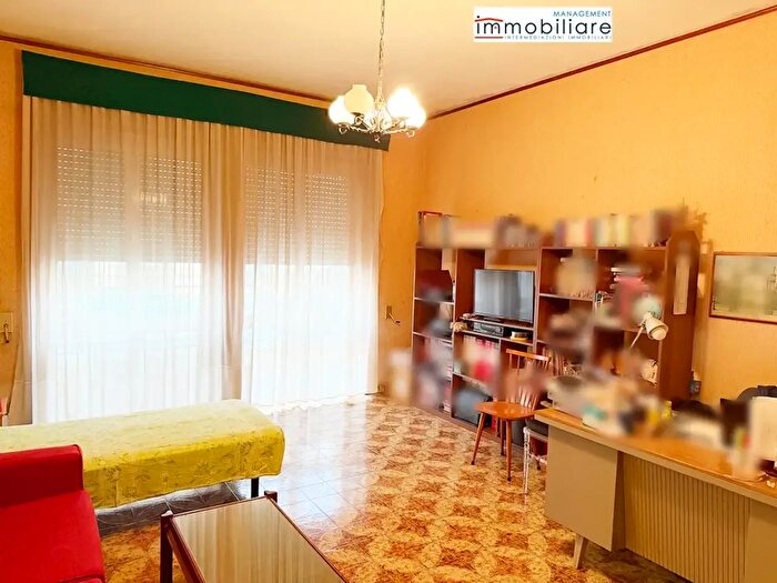 Casa con 6 locali in vendita in Via Martiri della Resistenza, Martano