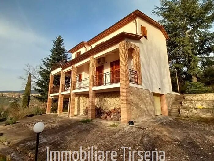 Casa con 6 locali in vendita in Orvieto
