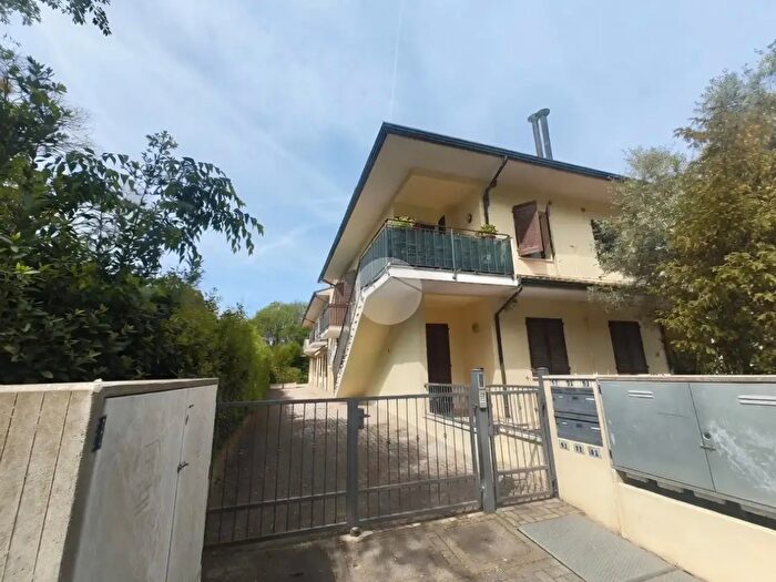 Appartamento trilocale in vendita in Viale Carlo Pisacane, Ravenna