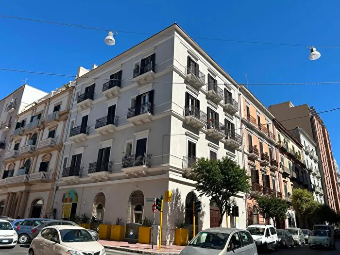 Appartamento trilocale in vendita in Via Principe Amedeo, Taranto