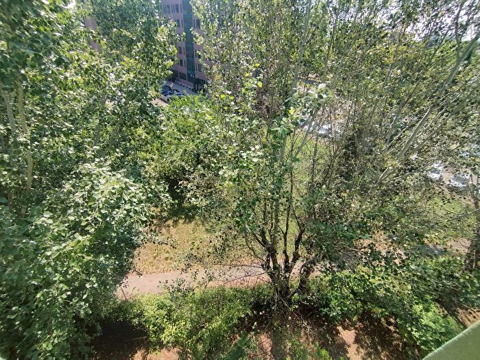 Appartamento trilocale in vendita in Via Pietro Giardini, Modena