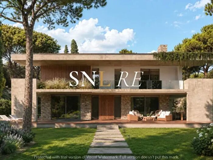Casa con 6 locali in vendita in Via Nino Bixio, Forte Dei Marmi