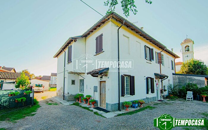 Casa quadrilocale in vendita in Via Po, Travaco Siccomario