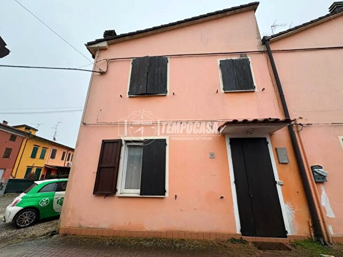 Appartamento trilocale in vendita in Via delle Valli, Mirandola