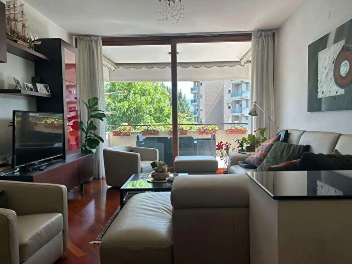Appartamento quadrilocale in vendita in Via Po, Rende