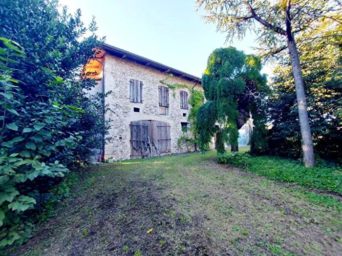 Casa con 7 locali in vendita in Via Indipendenza, Flaibano
