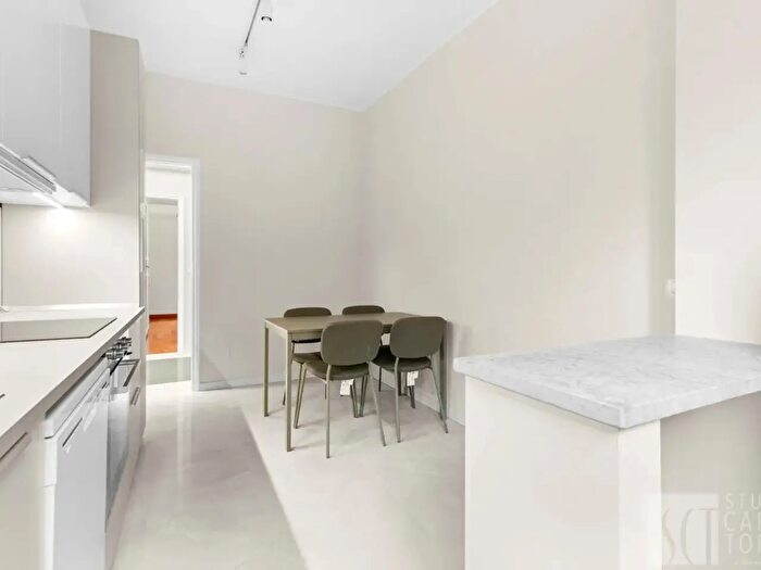 Appartamento quadrilocale in affitto in Via Eugenio Villoresi, Milano