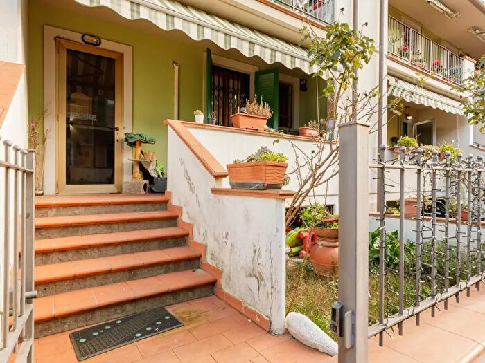 Appartamento trilocale in vendita in Via degli Oleandri, Campi Bisenzio