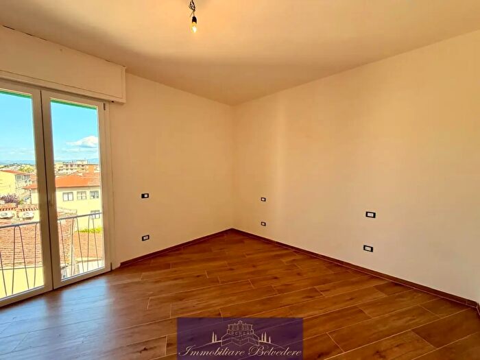 Appartamento trilocale in vendita in Via Attavante, Firenze