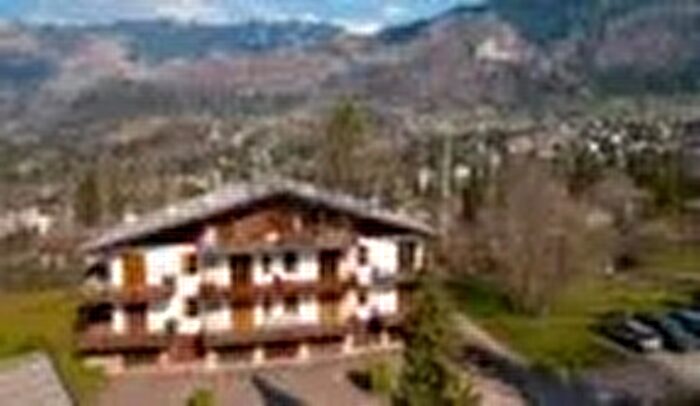 Appartamento quadrilocale in vendita in Castione Della Presolana