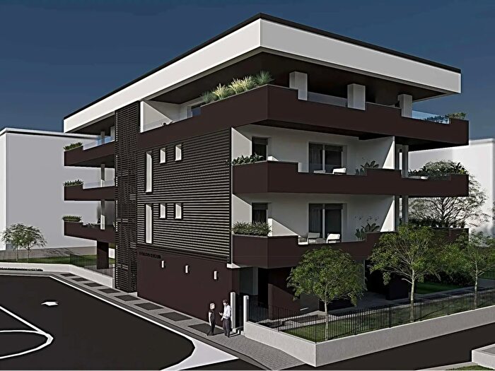 Appartamento quadrilocale in vendita in Via Toscana, Monza