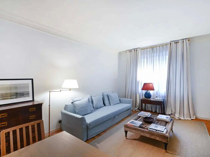 Appartamento monolocale in affitto in Via Pantano, Milano