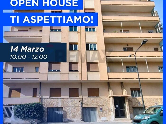 Appartamento trilocale in vendita in Viale Perata, Albissola Marina