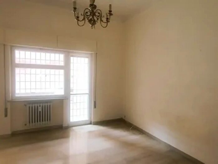 Appartamento trilocale in vendita in Via Prospero Santacroce, Roma