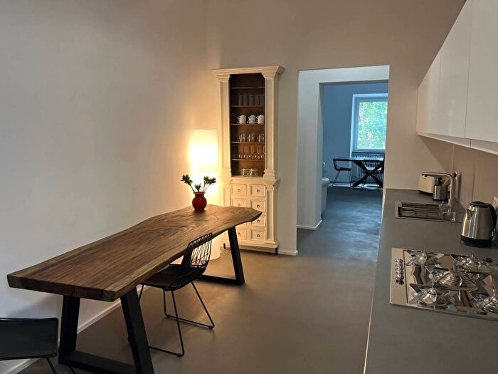 Appartamento trilocale in affitto in Via Luigi Galvani, Testaccio, Roma