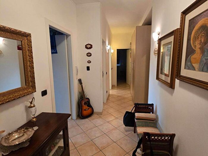 Appartamento trilocale in vendita in Via Arbe, Maggiolina, Milano