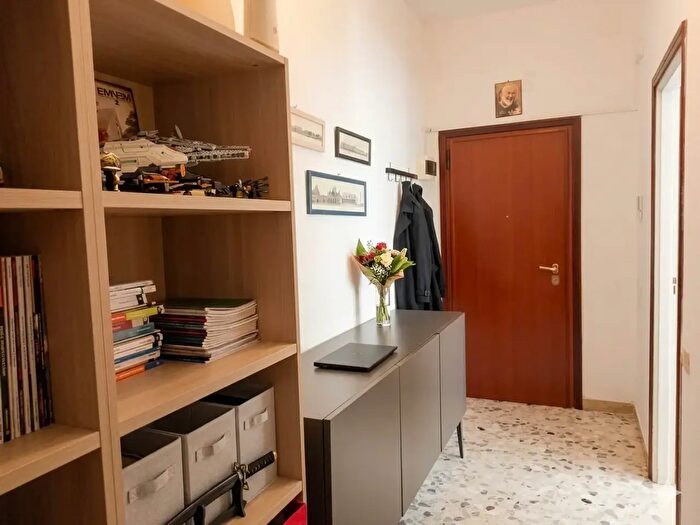 Appartamento trilocale in vendita in Via Angelo Lustrini, Reggio nell'Emilia