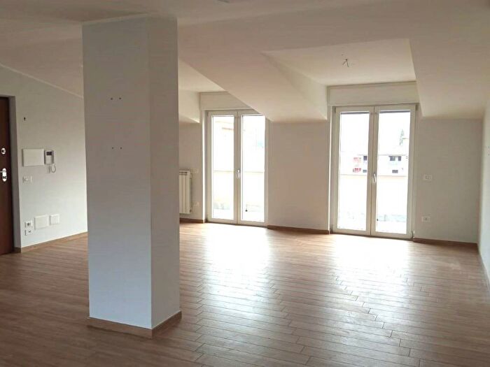 Casa quadrilocale in affitto in Via Corradello dAquino, Casertavecchia Casola, Caserta