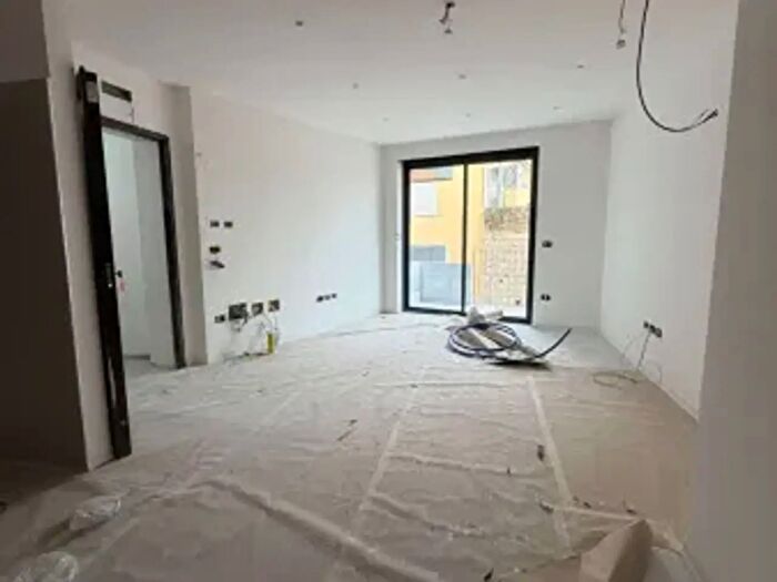 Appartamento con 6 locali in vendita in Via Onorevole F Napolitano Snc, Nola