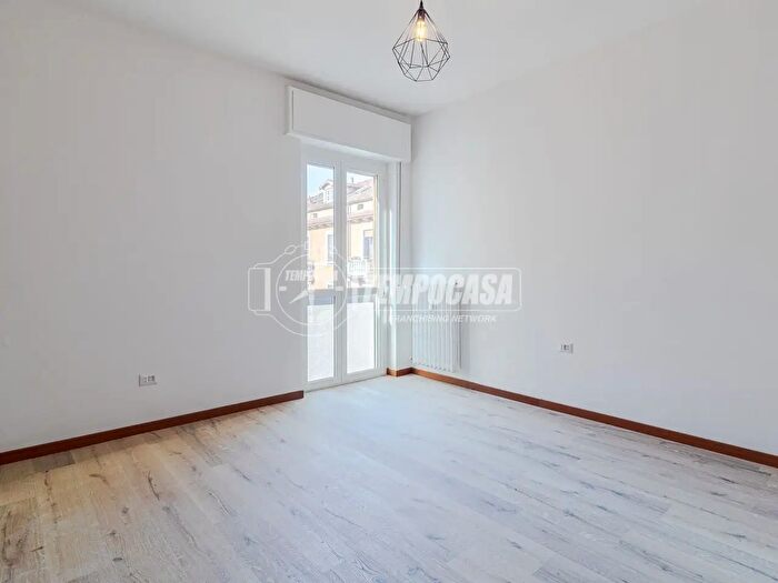 Appartamento trilocale in vendita in Via Ennio, Milano