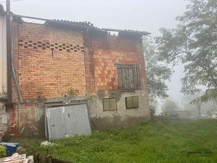 Casa in vendita in Via Fosse Ardeatine Quattro Castella, Quattro Castella