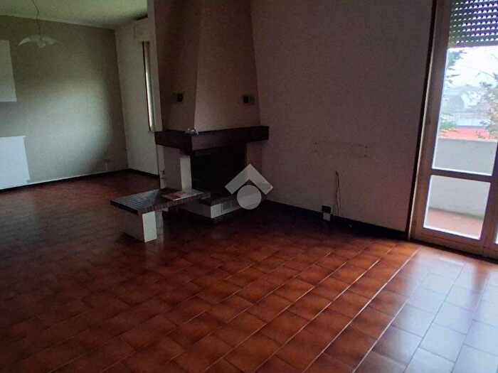 Appartamento trilocale in affitto in Via via verdi, Centro, Medesano