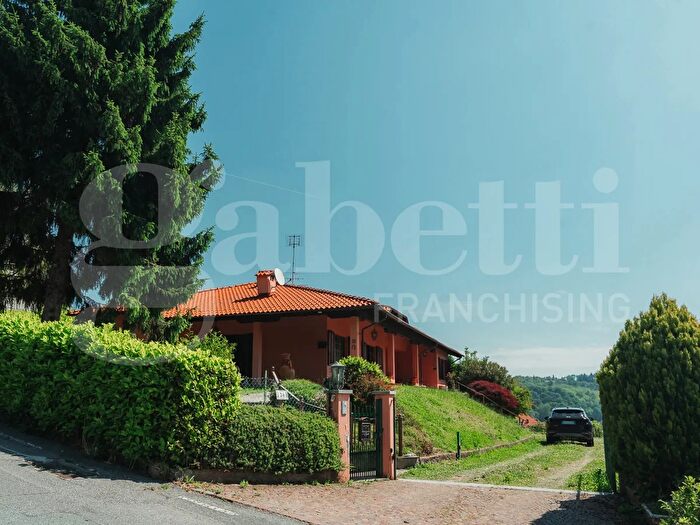 Casa con 10 locali in vendita in Via Pramartino C, San Pietro Val Lemina