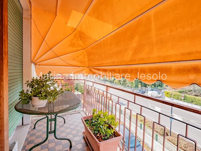 Appartamento quadrilocale in vendita in Via Roma Sinistra, Jesolo