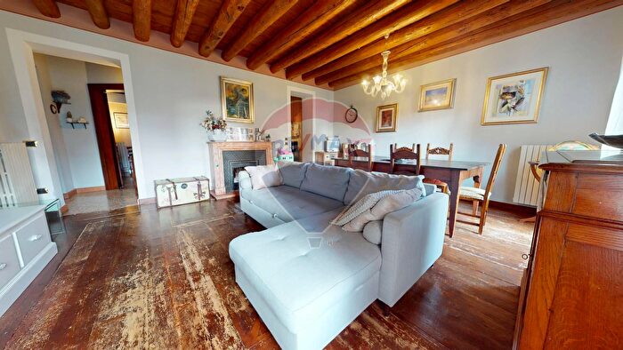 Appartamento con 5 locali in vendita in Via Tito Livio, Teolo