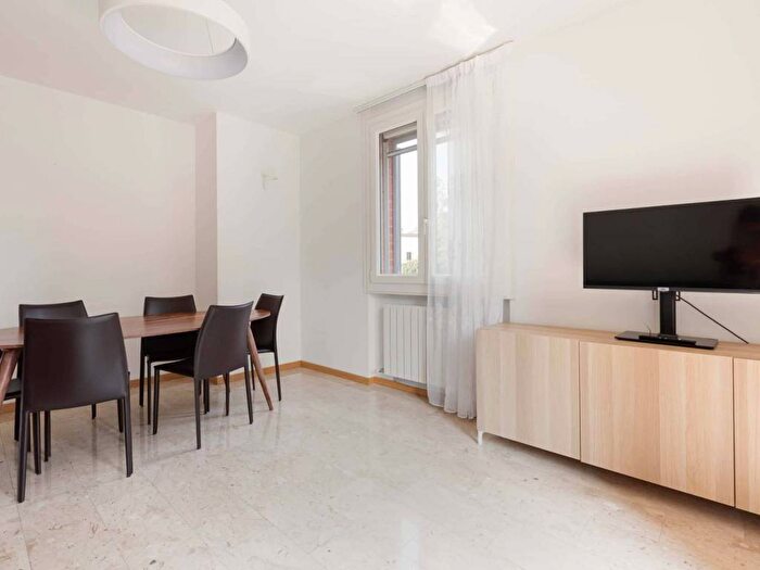 Appartamento trilocale in affitto in Piazza Francesco Carrara, Pezzotti Meda, Milano